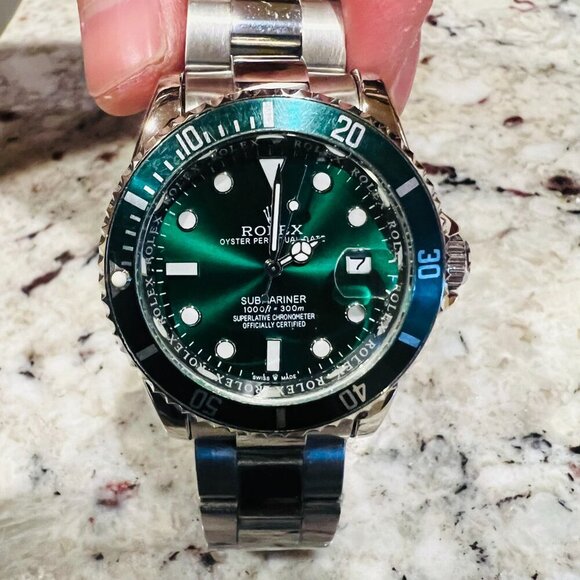 Oyster Perpetual Date Submariner Hulk Green Dial Steel Mens Watch 40mm NEW - Picture 9 of 16